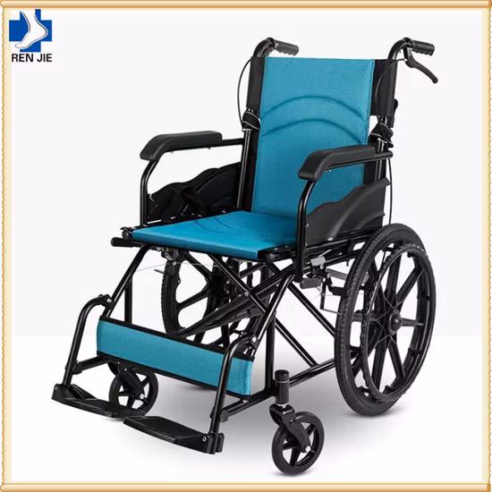 Klappbarer manueller Rollstuhl aus Stahl mit Chromrahmen